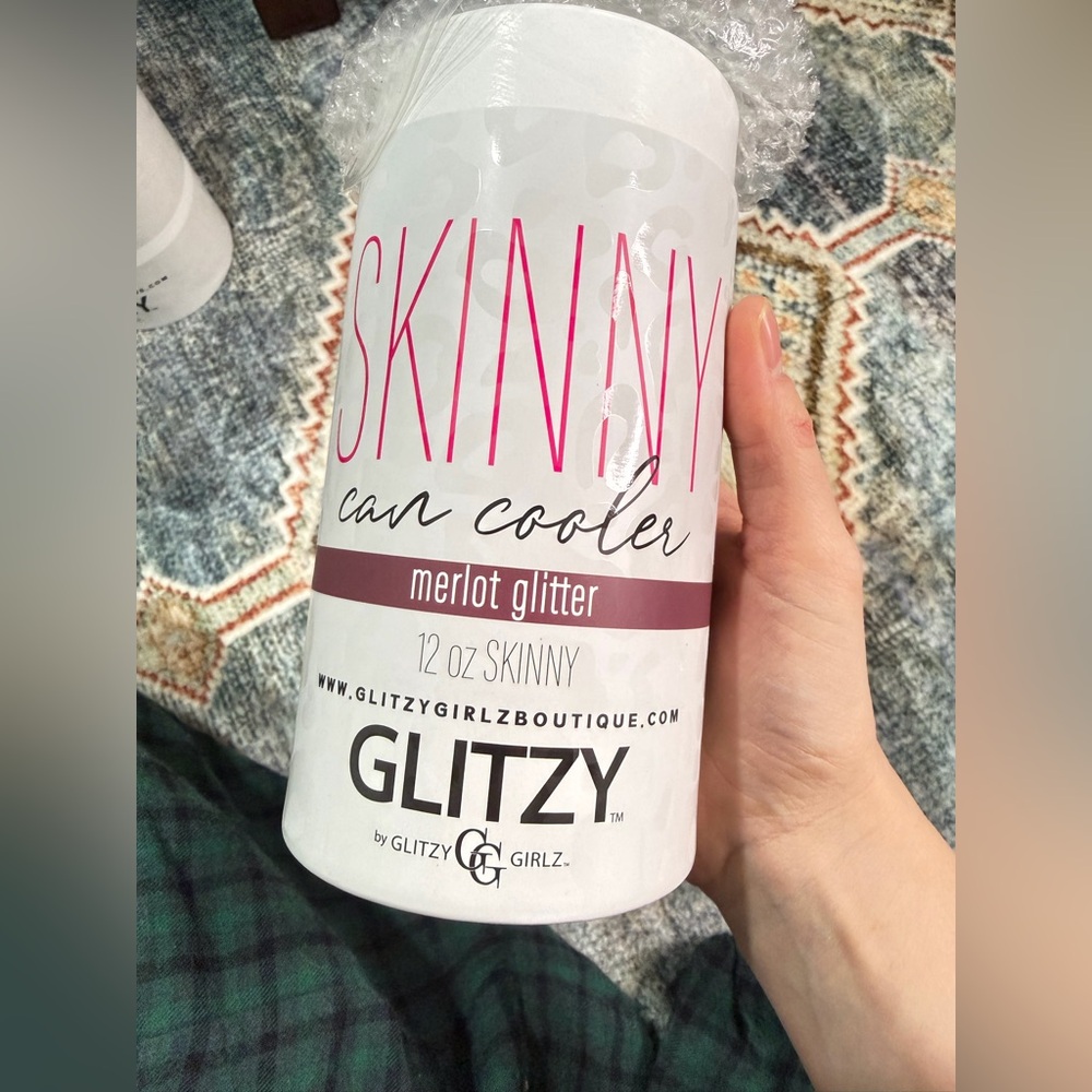 Glitzy Pink Skinny Can Cooler‎ - Merlot Glitter - Picture 5 of 7